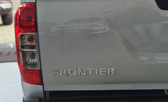 Nissan Frontier LE CD 4x4 2.3 Bi-TB Diesel Aut. 2018 Diesel-17