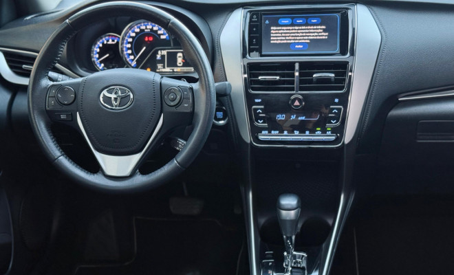 Toyota YARIS XLS Connect Sed. 1.5 Flex 16V Aut. 2022 Flex-11