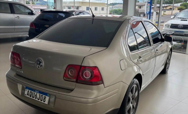 VW - VolksWagen Bora 2.0/ 2.0 Flex 8v Mec. 2009 Flex-1