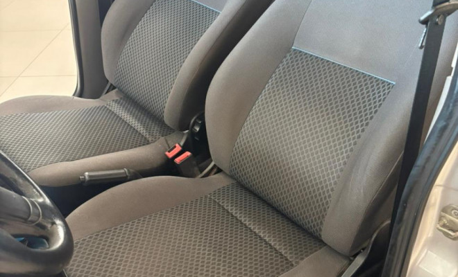 GM - Chevrolet Classic Life/LS 1.0 VHC FlexP. 4p 2012 Flex-2