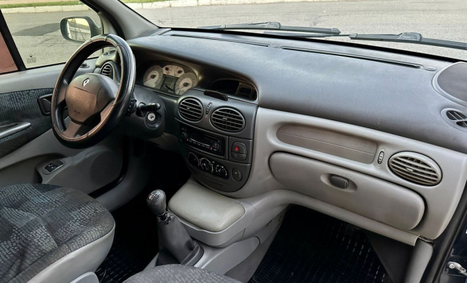 Renault Scénic Authentique Hi-Flex 1.6 - 2007-6