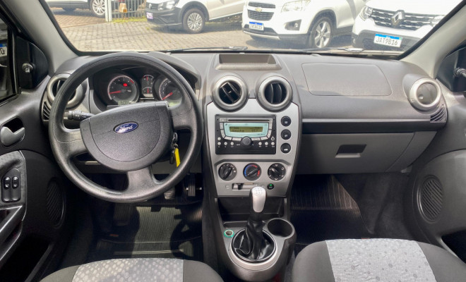 Ford Fiesta Class 1.6 8V - 2013-4