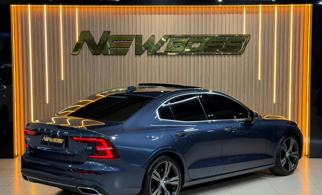 Volvo S60 T-5 INSCRIPTION 2.0 254cv 4p 2020 Gasolina-0