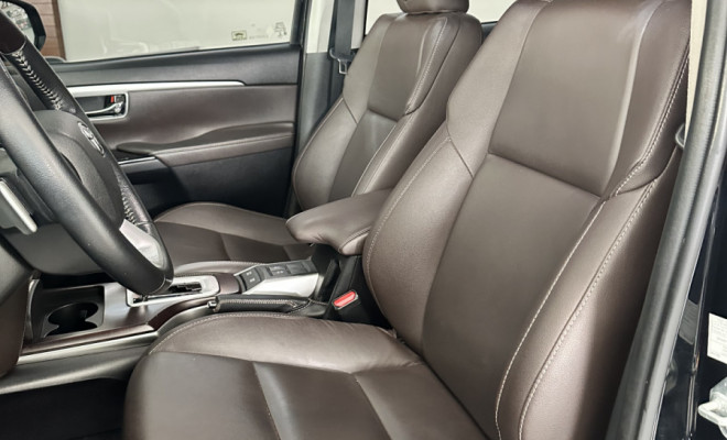 Toyota Hilux SW4 SRX 4x4 2.8 TDI 16V Dies. Aut. 2020 Diesel-2