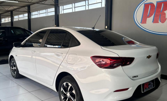GM - Chevrolet ONIX SEDAN Plus LT 1.0 12V Flex 4p Mec. 2022 Flex-4