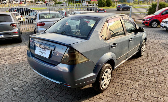 Ford Fiesta Sed. 1.6 8V - 2011-1