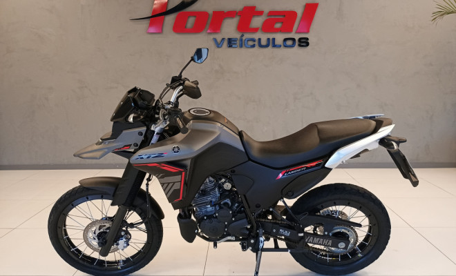 YAMAHA XTZ 250 LANDER CONNECTED 2025 Gasolina-2