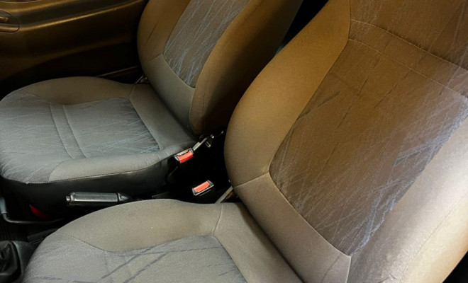 GM - Chevrolet Celta Spirit 1.4  2005 Completo   100% financiado-6