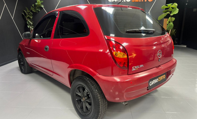 GM - Chevrolet Celta Spirit 1.4  2005 Completo   100% financiado-3