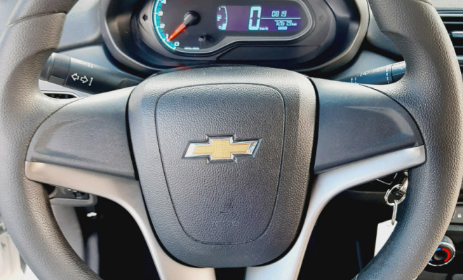 GM - Chevrolet ONIX HATCH LT 1.4 8V FlexPower 5p Mec. 2016 Flex-10