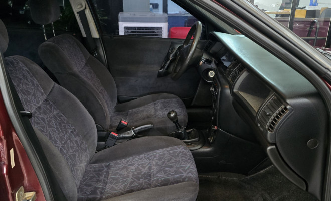 GM - Chevrolet Vectra GLS/Expres.2.2/ 2.0 e 2.0 CD 8V 1998 Gasolina-6