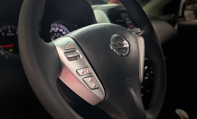 Nissan VERSA SL 1.6 16V Flex Fuel 4p Mec. 2016 Flex-6