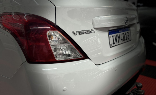 Nissan VERSA SL 1.6 16V Flex Fuel 4p Mec. 2016 Flex-2