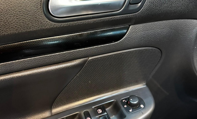 VW - VolksWagen JETTA Variant 2.5 20V 170cv Tiptronic 2011 Gasolina-10