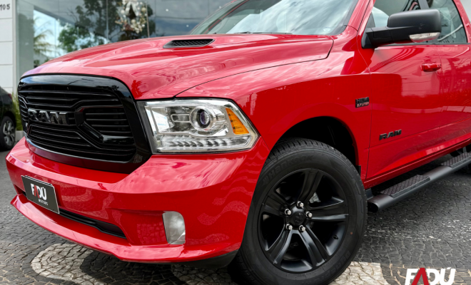 RAM CLASSIC LARAMIE NIGHT ED. 5.7 4X4 Aut. 2022 Gasolina-1