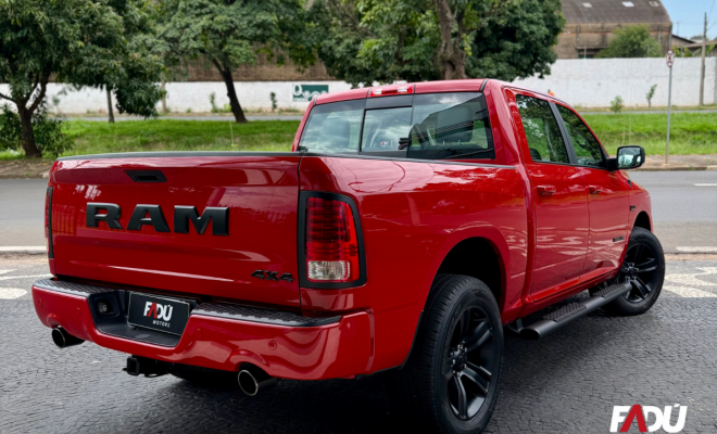 RAM CLASSIC LARAMIE NIGHT ED. 5.7 4X4 Aut. 2022 Gasolina-8