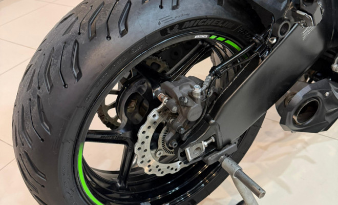 KAWASAKI NINJA ZX-6R 636cc 2021 Gasolina-4