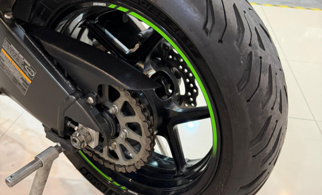 KAWASAKI NINJA ZX-6R 636cc 2021 Gasolina-5