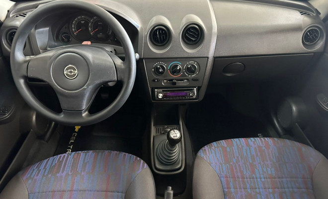 GM - Chevrolet Celta Spirit 1.0 MPFI VHC 8V 5p 2005 Flex-4