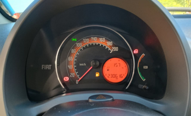 Fiat UNO VIVACE Celeb. 1.0 EVO F.Flex 8V 5p 2013 Flex-9