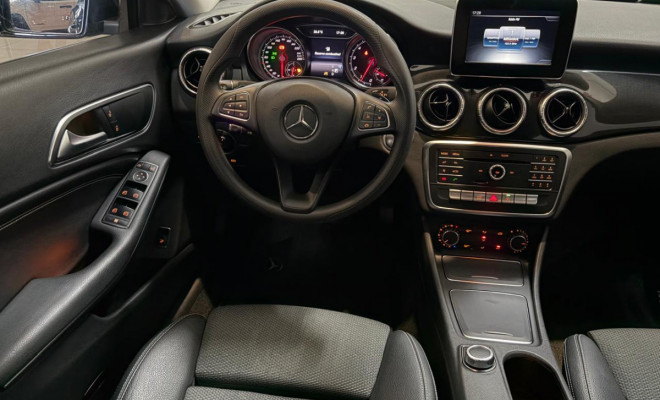 Mercedes-Benz CLA-180 1.6 16V 122cv Aut. 2019 Gasolina-6
