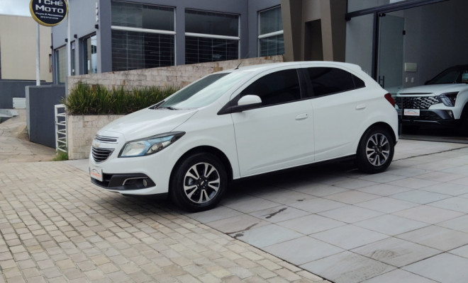 GM - Chevrolet ONIX HATCH LTZ 1.4 8V FlexPower 5p Aut. 2014 Flex-0