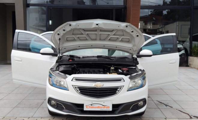 GM - Chevrolet ONIX HATCH LTZ 1.4 8V FlexPower 5p Aut. 2014 Flex-5