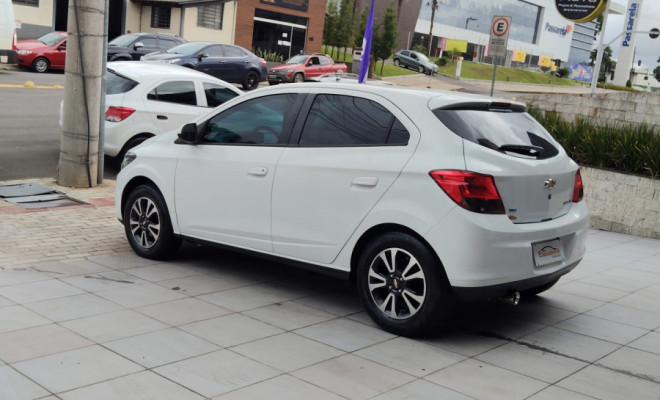 GM - Chevrolet ONIX HATCH LTZ 1.4 8V FlexPower 5p Aut. 2014 Flex-2