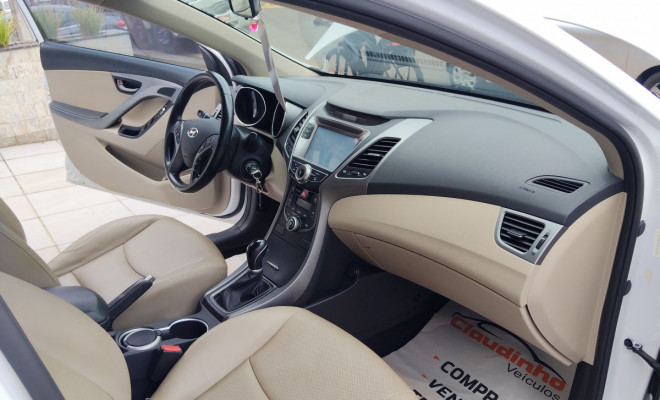 Hyundai Elantra GLS 2.0 16V Flex Aut. 2016 Flex-8