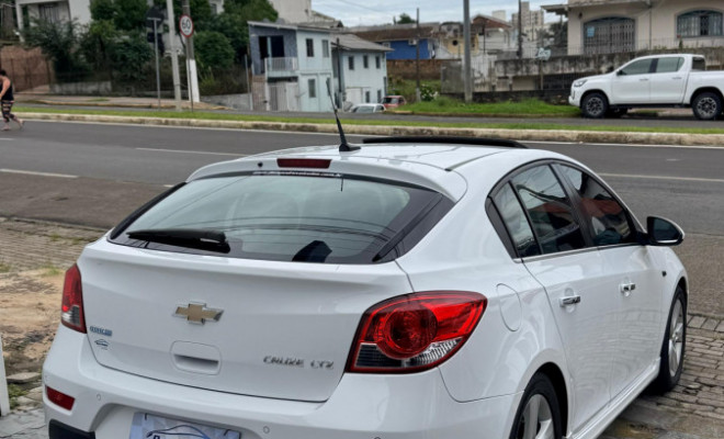 GM - Chevrolet CRUZE LTZ 1.8 16V FlexPower 4p Aut. 2012 Flex-9