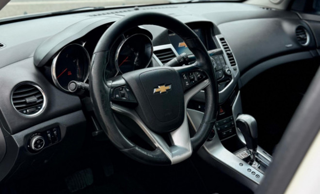 GM - Chevrolet CRUZE LTZ 1.8 16V FlexPower 4p Aut. 2012 Flex-8