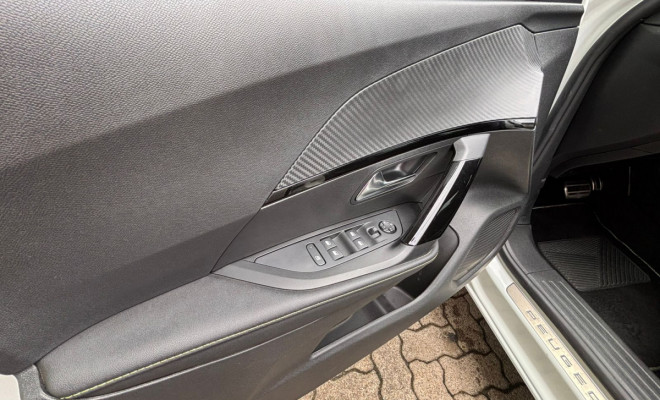 Peugeot 2008 GT 1.0 Turbo Flex 5p Aut. 2025 Flex-6