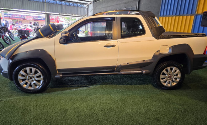 Fiat Strada Adv. M. March. 1.8 Flex 16V CD 2013 Flex-7