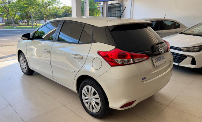 Toyota YARIS XL Live 1.3 Flex 16V 5p Aut. 2021 Flex-4