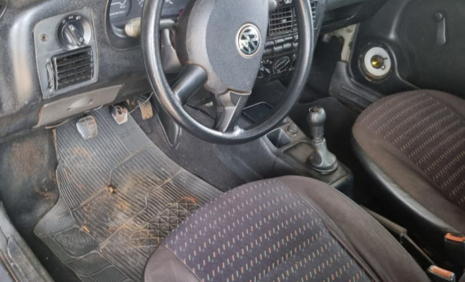 VW - VolksWagen Gol City 1.0 Mi 8V 4p 2004 Gasolina-3