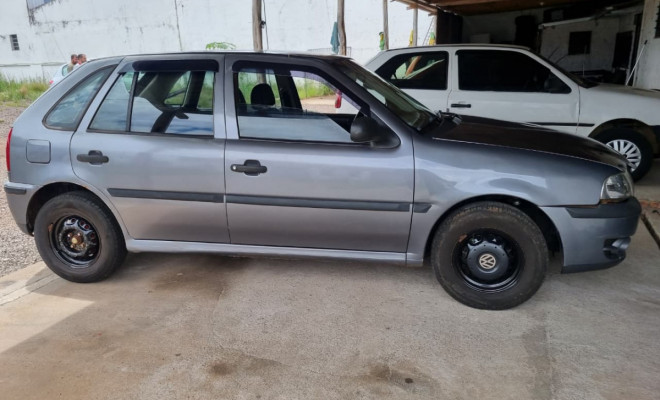 VW - VolksWagen Gol City 1.0 Mi 8V 4p 2004 Gasolina-2