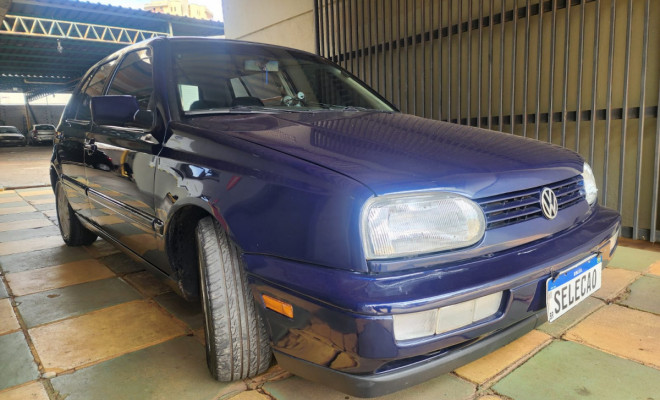 VW - VolksWagen Golf GL 1.8/ 2.0i 4p 1997 Gasolina-1