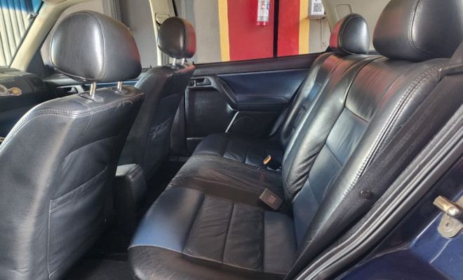 VW - VolksWagen Golf GL 1.8/ 2.0i 4p 1997 Gasolina-8