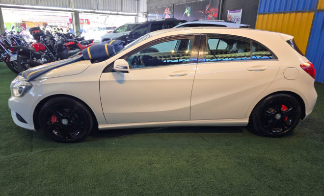 Mercedes-Benz Classe A 200 1.6 TB 16V Urban 156cv Aut. 2014 Flex-7