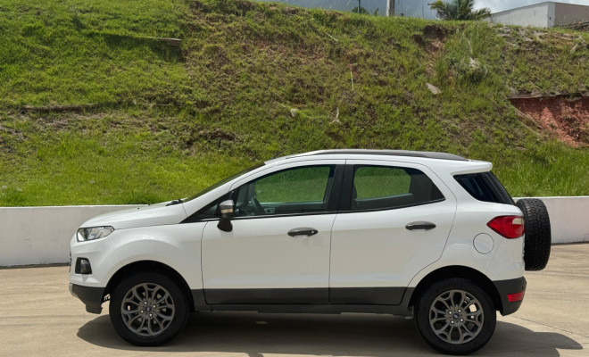 EcoSport FREESTYLE 1.6 2015 | O Conforto e a Versatilidade de um SUV no seu Dia a Dia-13