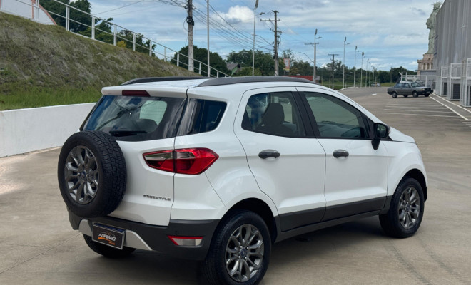 EcoSport FREESTYLE 1.6 2015 | O Conforto e a Versatilidade de um SUV no seu Dia a Dia-2