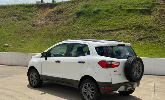 EcoSport FREESTYLE 1.6 2015 | O Conforto e a Versatilidade de um SUV no seu Dia a Dia-14