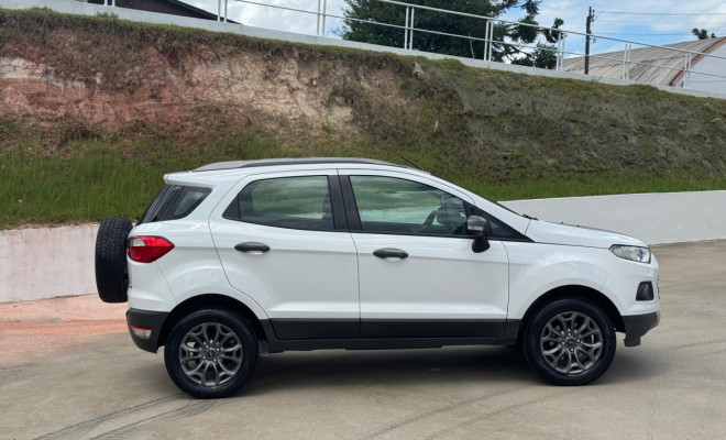 EcoSport FREESTYLE 1.6 2015 | O Conforto e a Versatilidade de um SUV no seu Dia a Dia-15