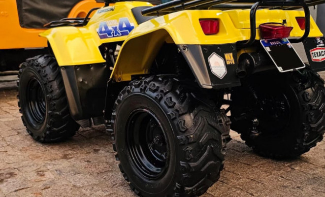 QUADRICICLO KAWASAKI BAYOU 4x4 1996 Gasolina