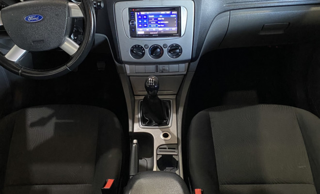 Ford Focus 1.6 S/SE/SE Plus Flex 8V/16V  5p 2013 Flex-4