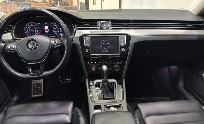 VW - VolksWagen Passat Highline 2.0 TSI 220cv Tip. 2017 Gasolina-10