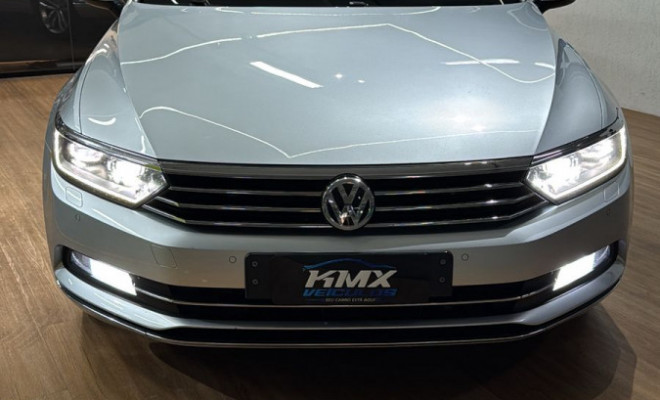 VW - VolksWagen Passat Highline 2.0 TSI 220cv Tip. 2017 Gasolina-0