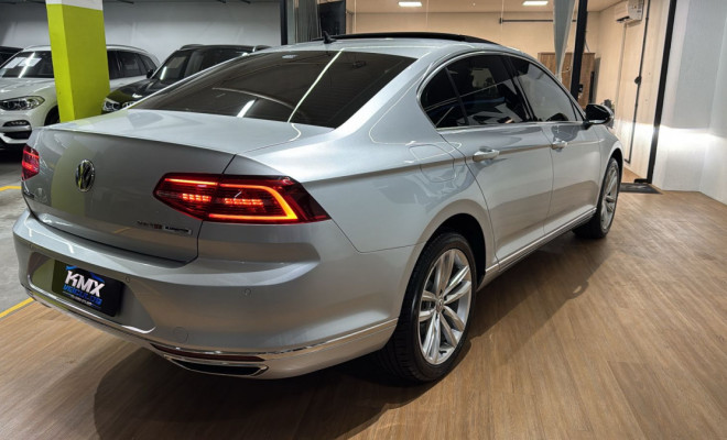 VW - VolksWagen Passat Highline 2.0 TSI 220cv Tip. 2017 Gasolina-6