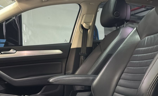 VW - VolksWagen Passat Highline 2.0 TSI 220cv Tip. 2017 Gasolina-11