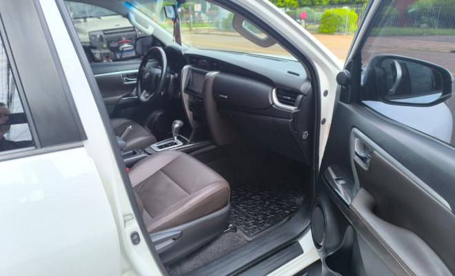 HILUX SW4 SR 4x2 2.7 Flex AUT.-7